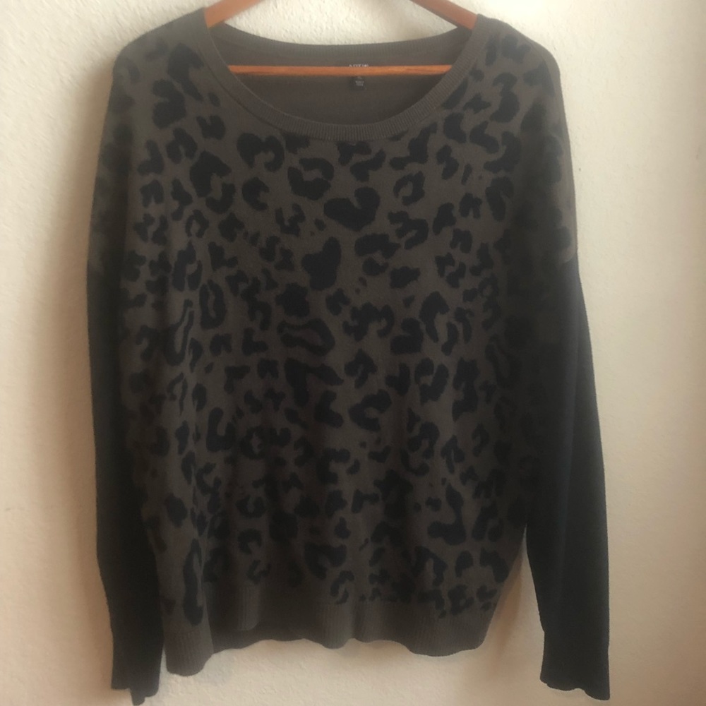 Black and brown leopard print sweater